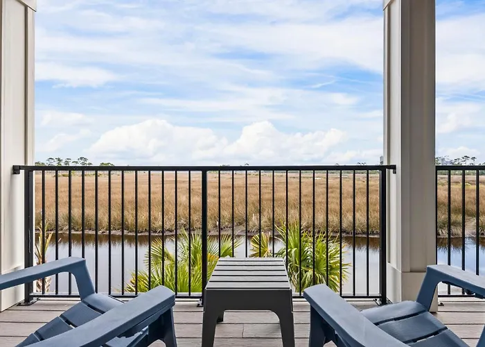 Bayou Sunrise 1102 Apartment *